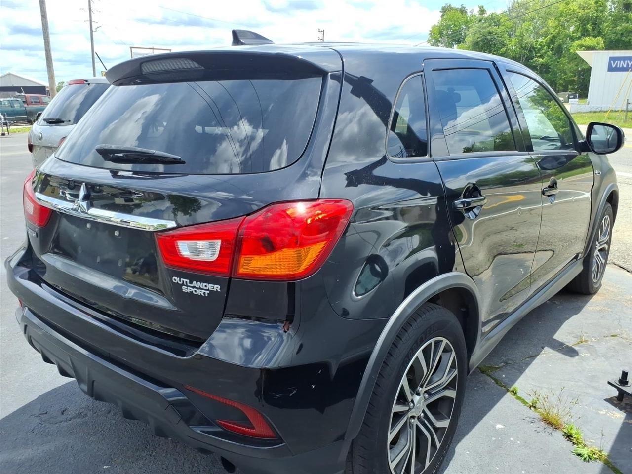 Mitsubishi Outlander Sport  2019