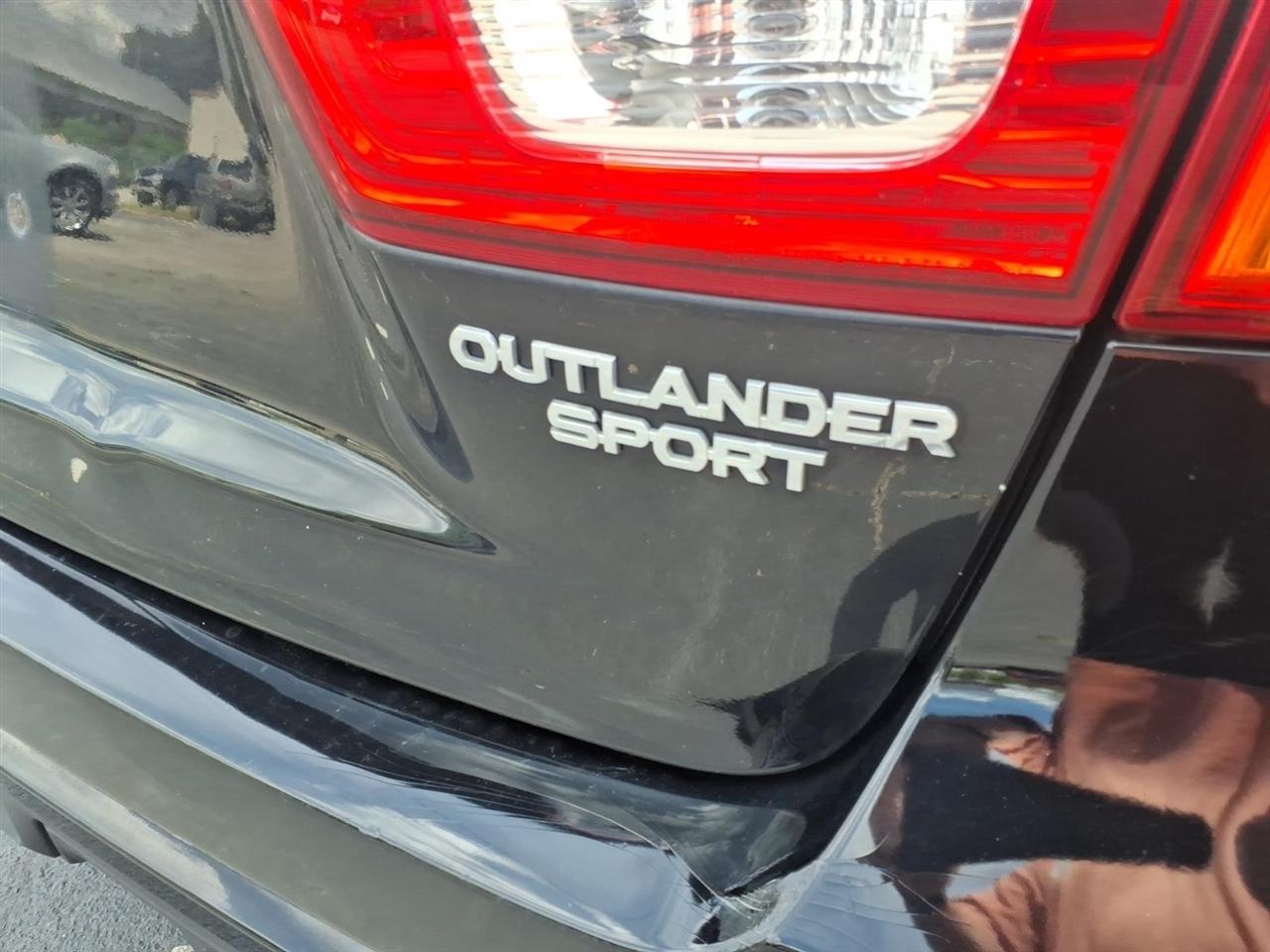Mitsubishi Outlander Sport  2019