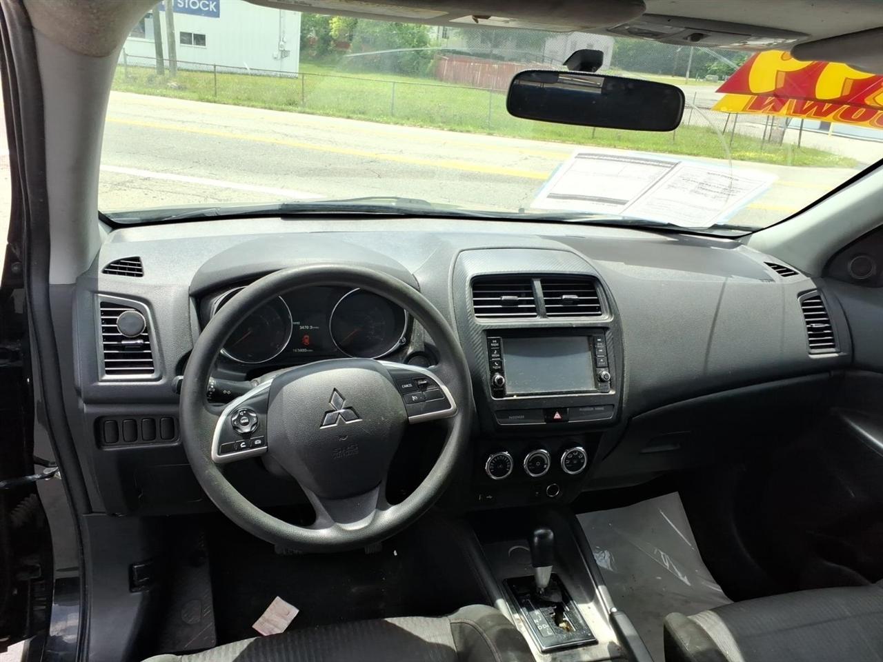 Mitsubishi Outlander Sport  2019