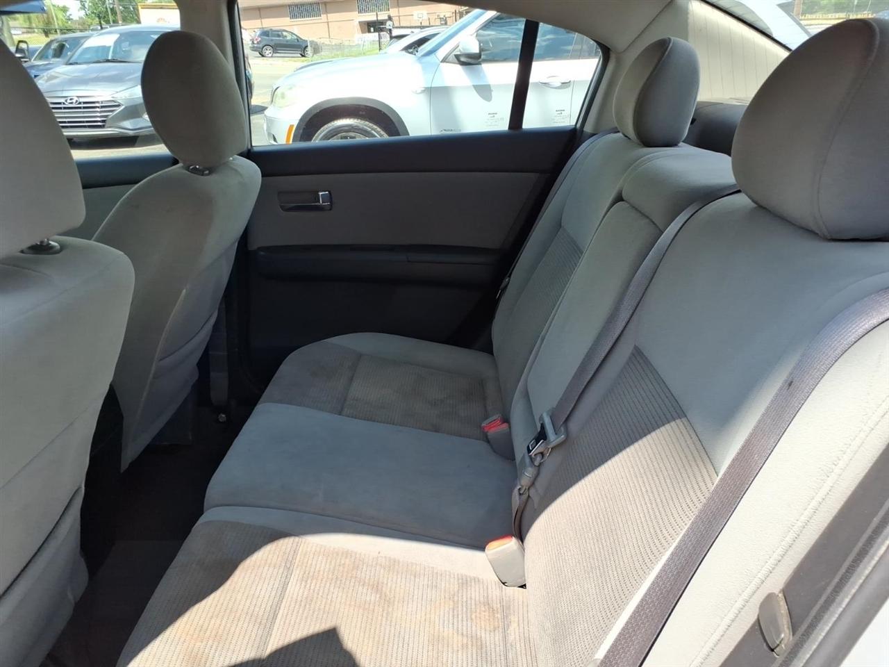 Nissan Sentra  2010