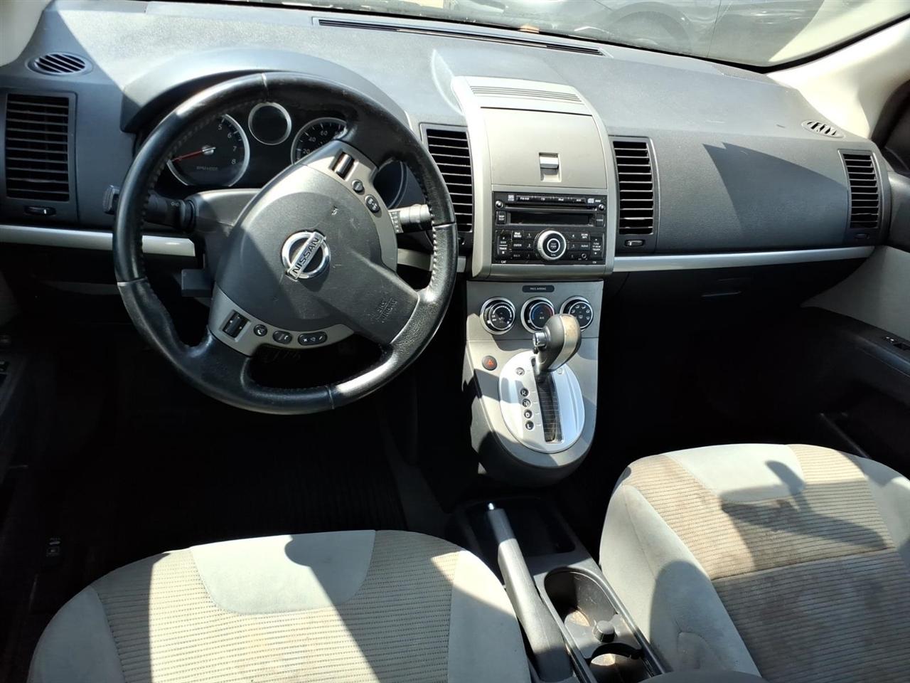 Nissan Sentra  2010
