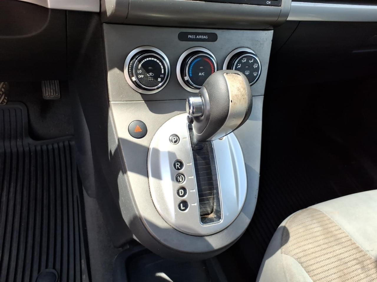 Nissan Sentra  2010