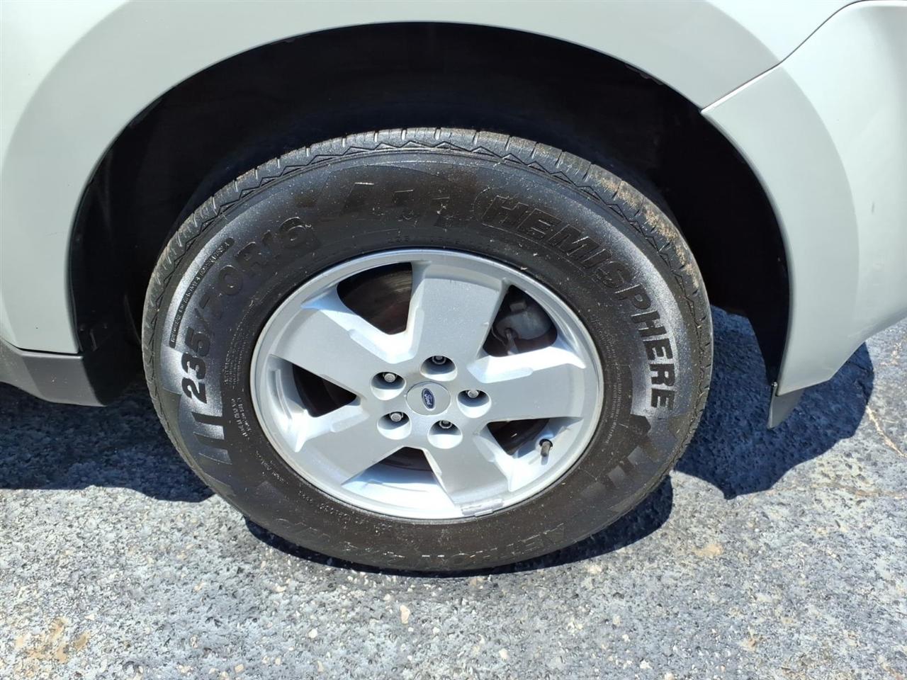 Ford Escape  2008