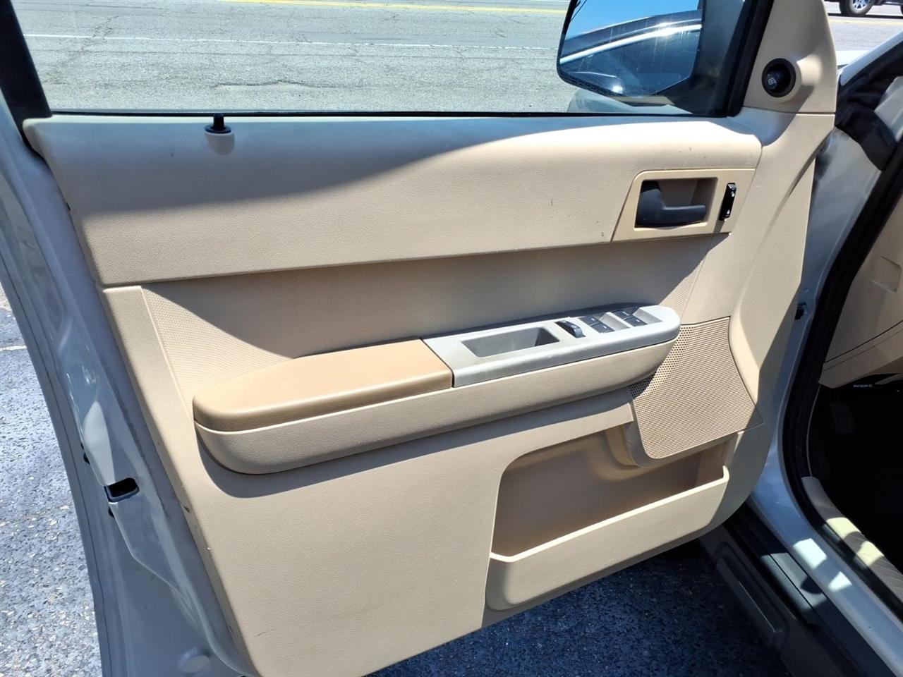 Ford Escape  2008