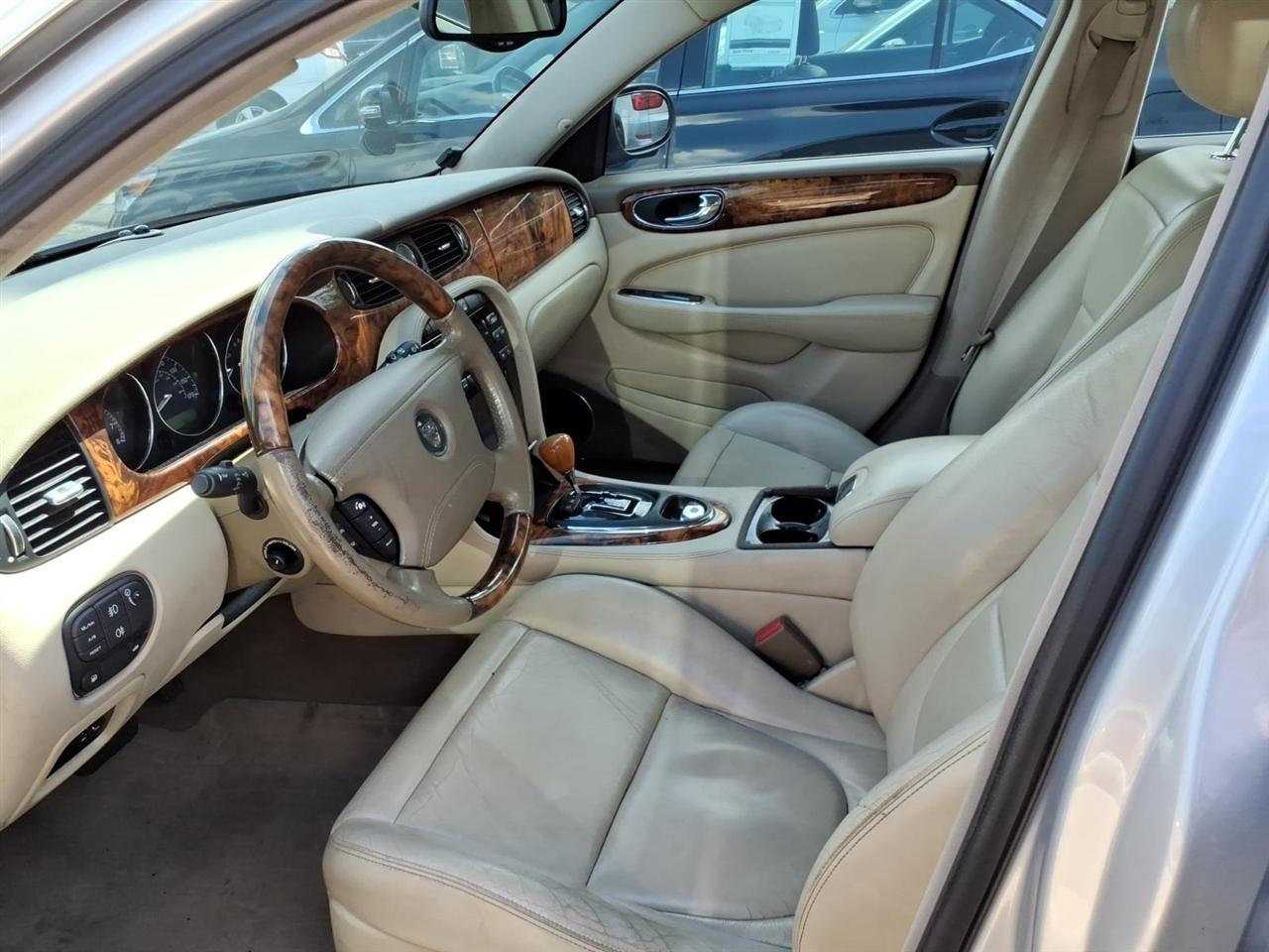 Jaguar XJ  2004