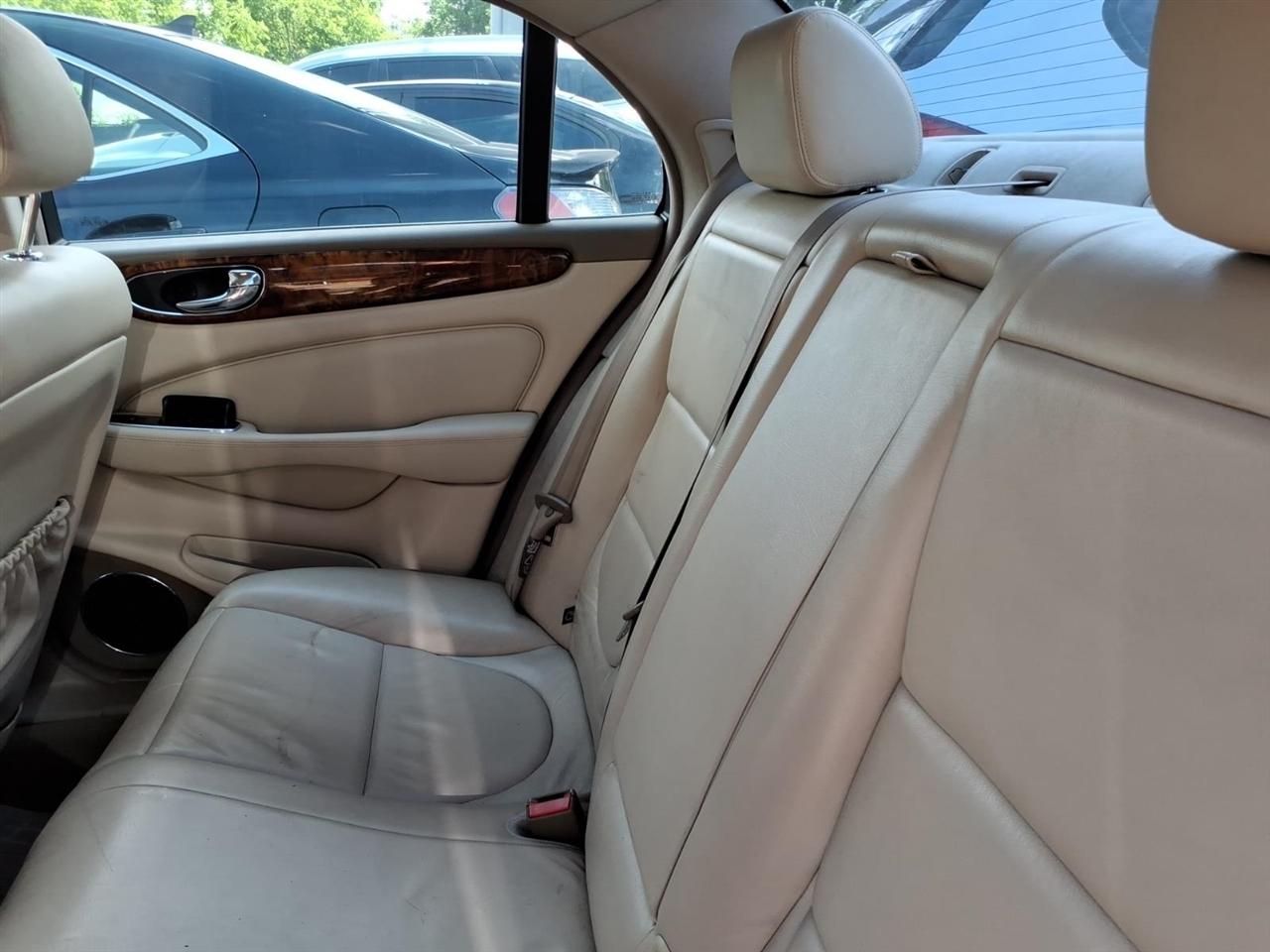 Jaguar XJ  2004