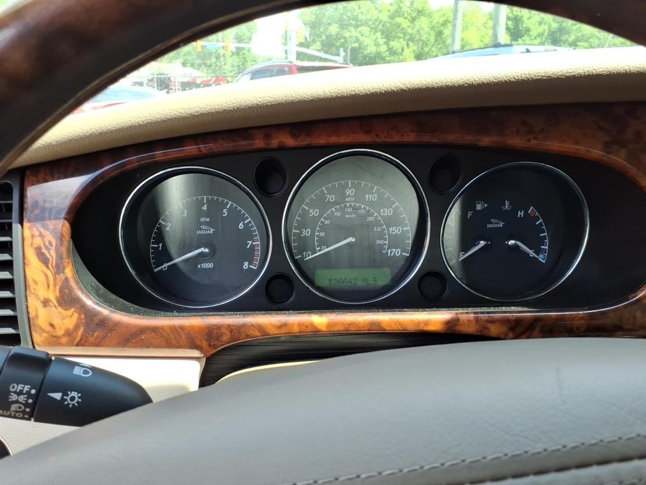 Jaguar XJ  2004