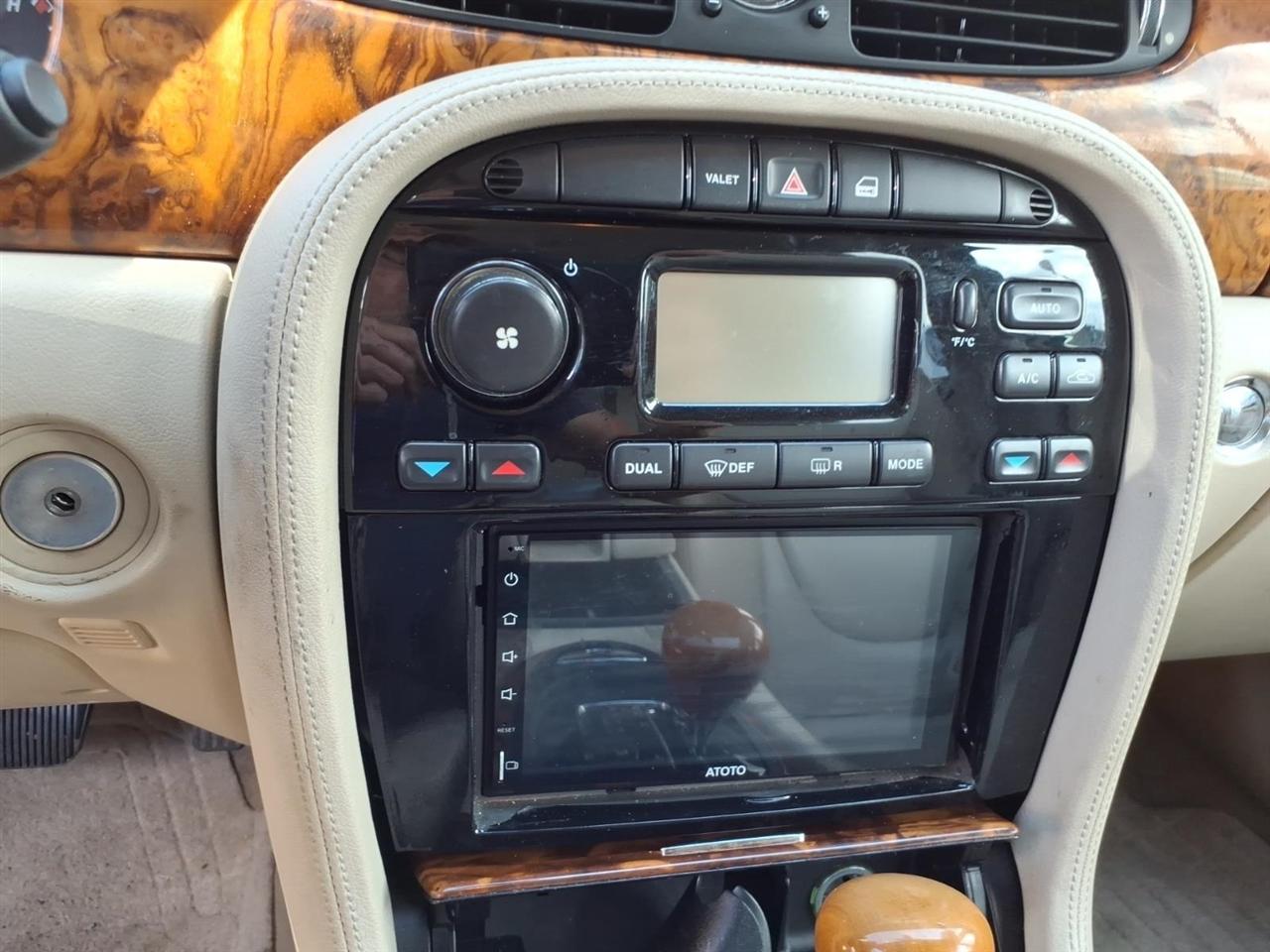 Jaguar XJ  2004