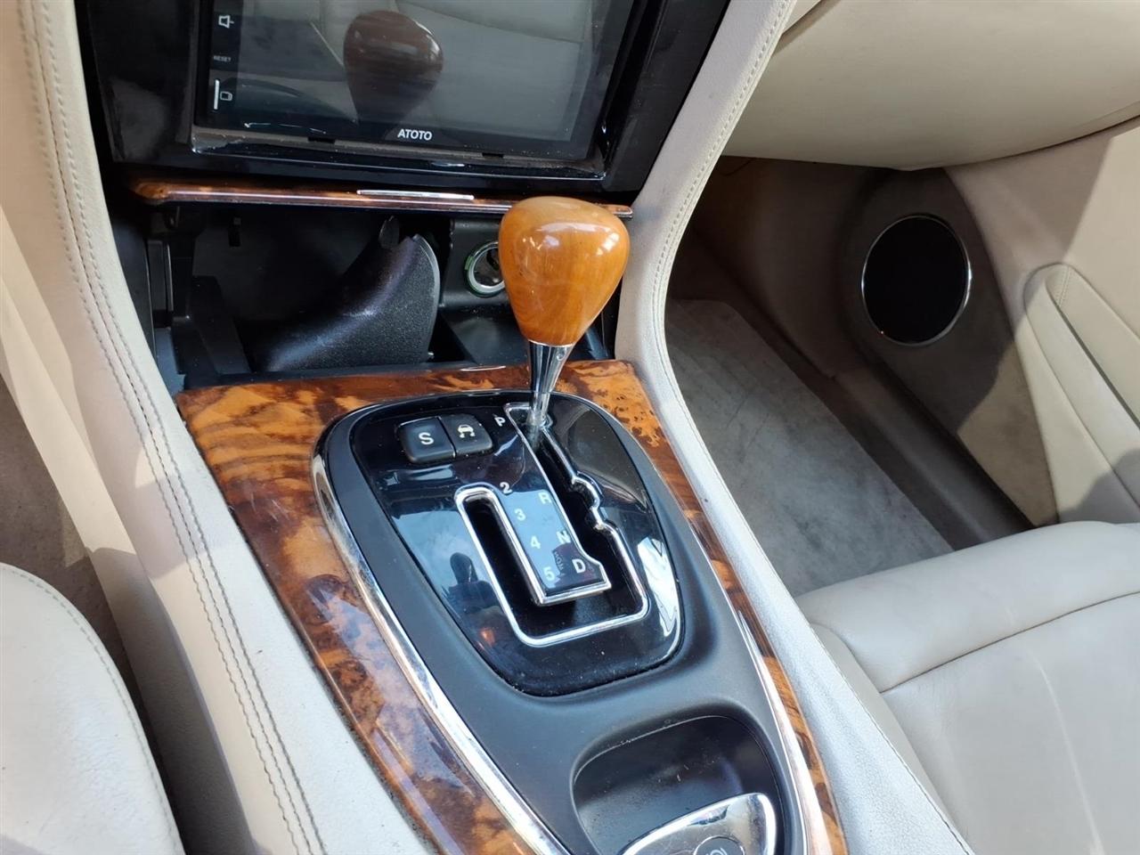 Jaguar XJ  2004
