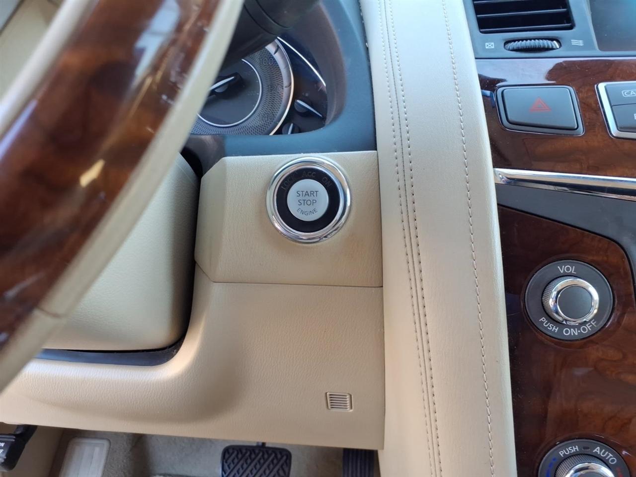 Infiniti QX80  2016