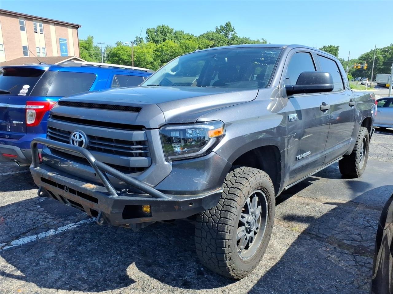 Toyota Tundra 4WD Truck  2015
