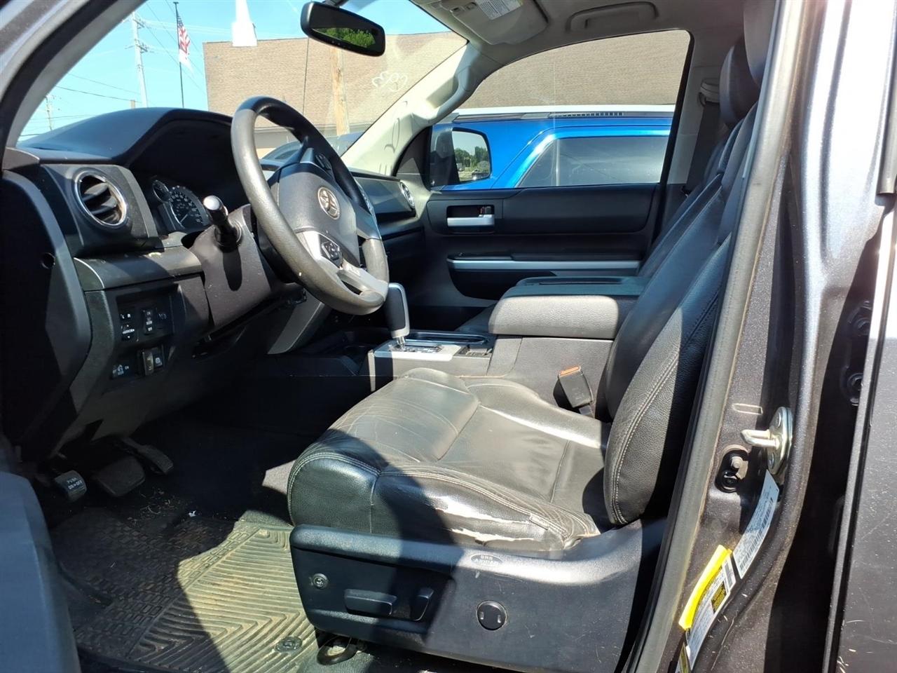 Toyota Tundra 4WD Truck  2015