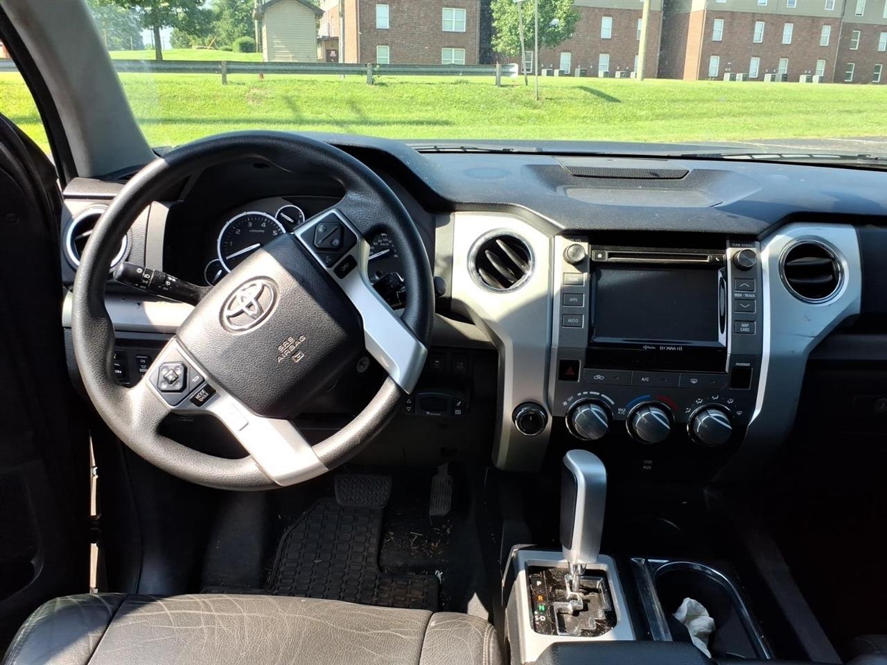 Toyota Tundra 4WD Truck  2015