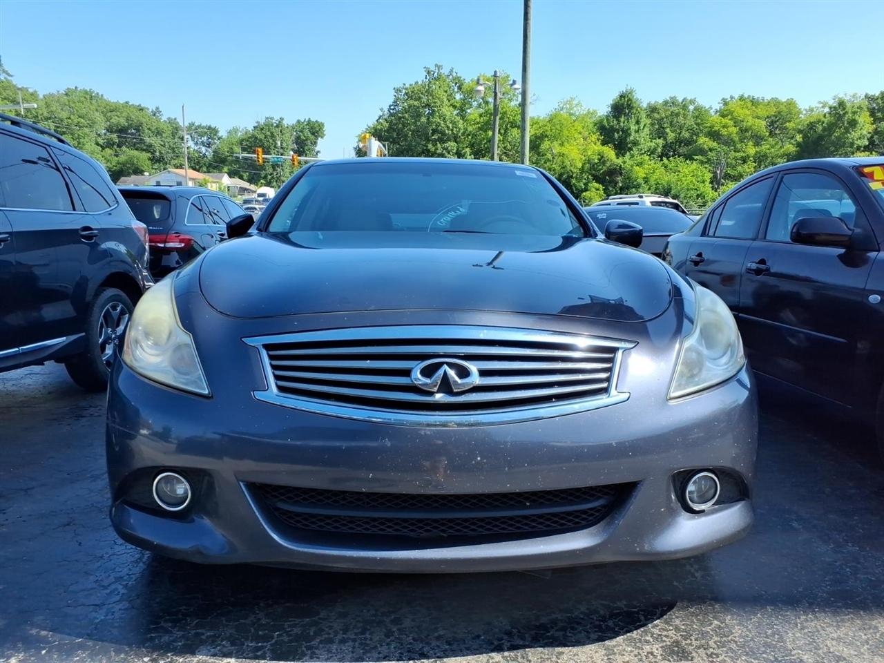 Infiniti G25 Sedan  2011