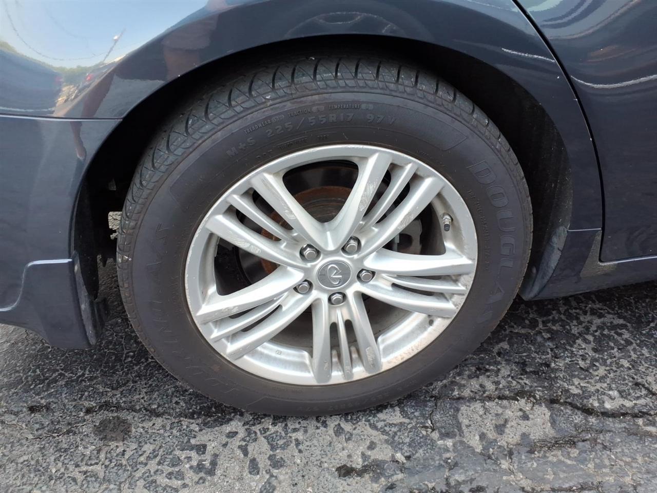 Infiniti G25 Sedan  2011