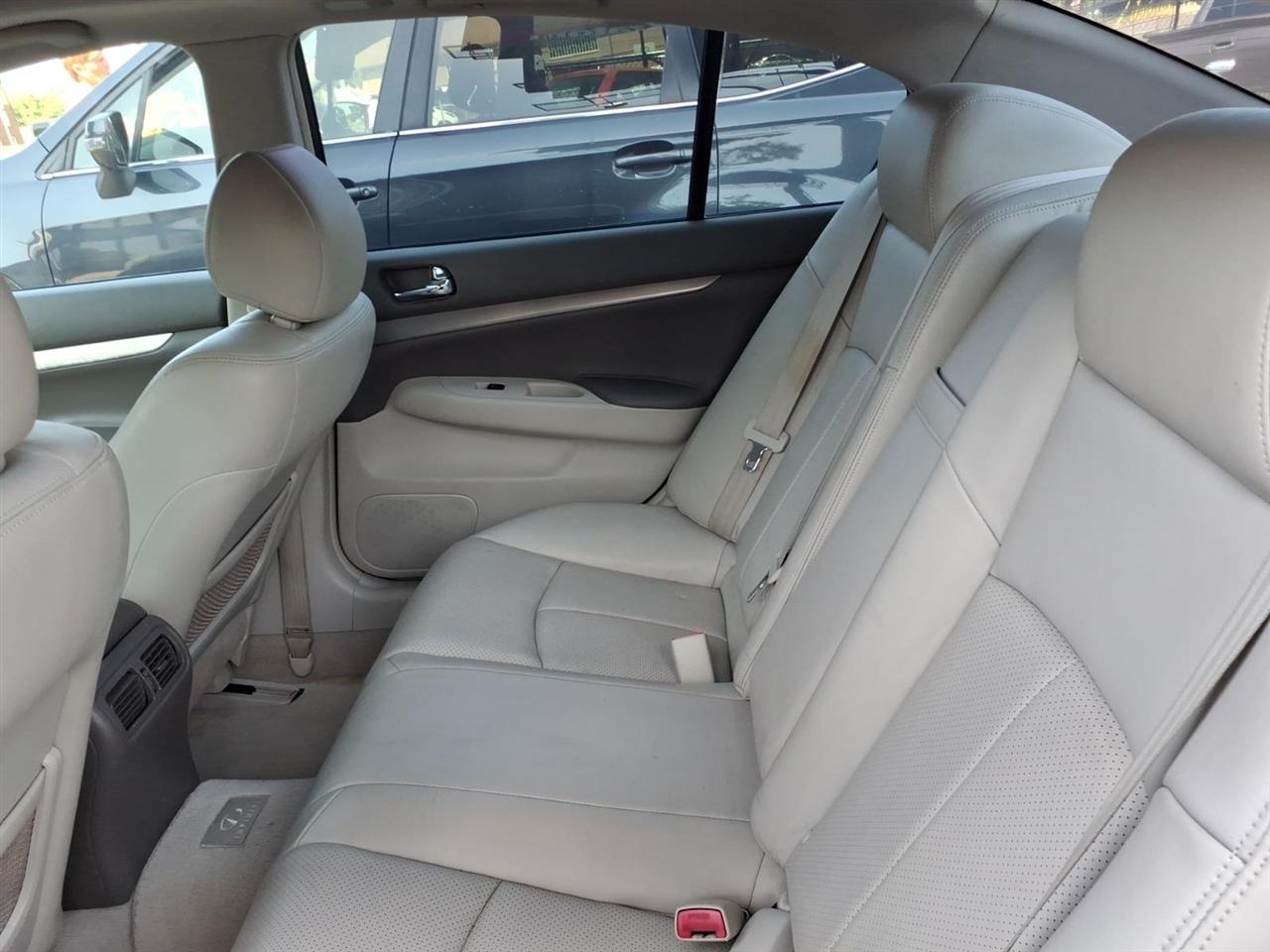 Infiniti G25 Sedan  2011