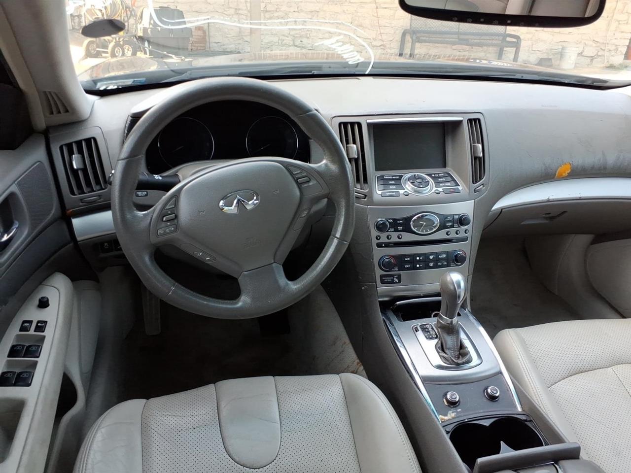 Infiniti G25 Sedan  2011