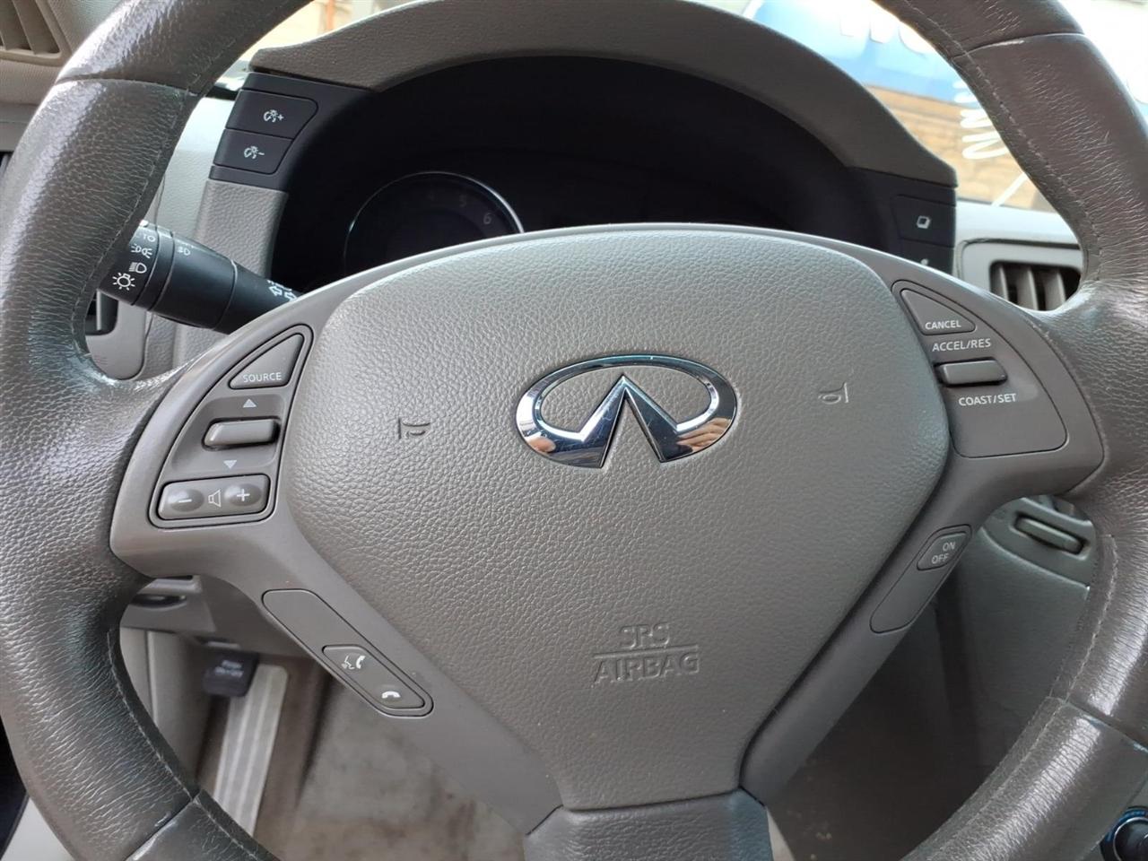 Infiniti G25 Sedan  2011