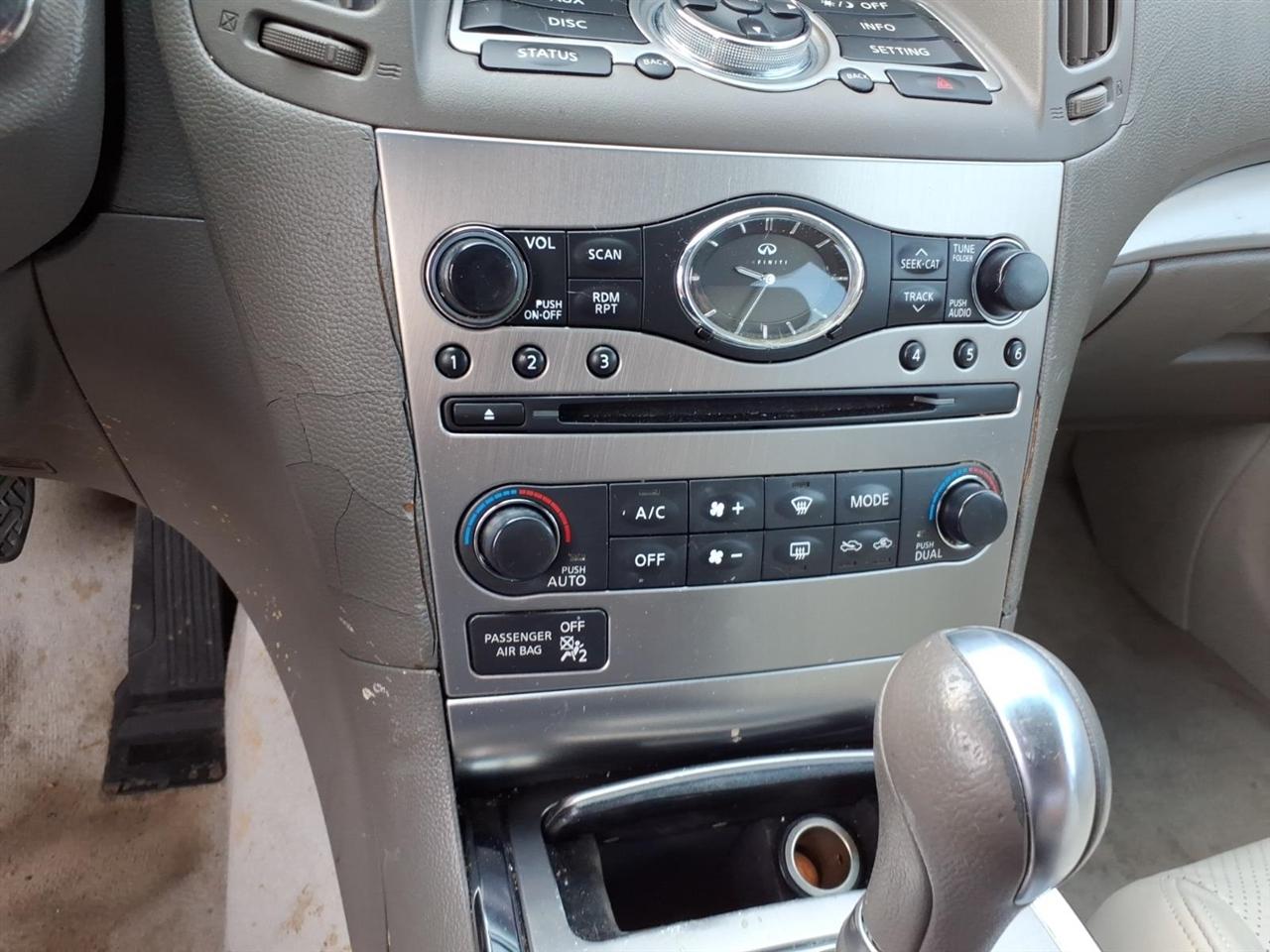Infiniti G25 Sedan  2011