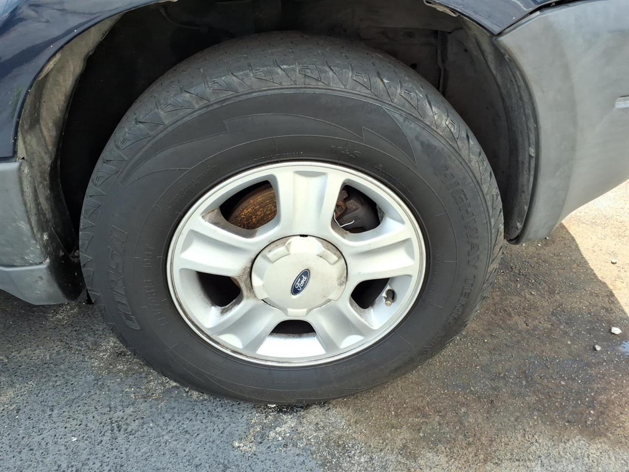 Ford Escape  2004