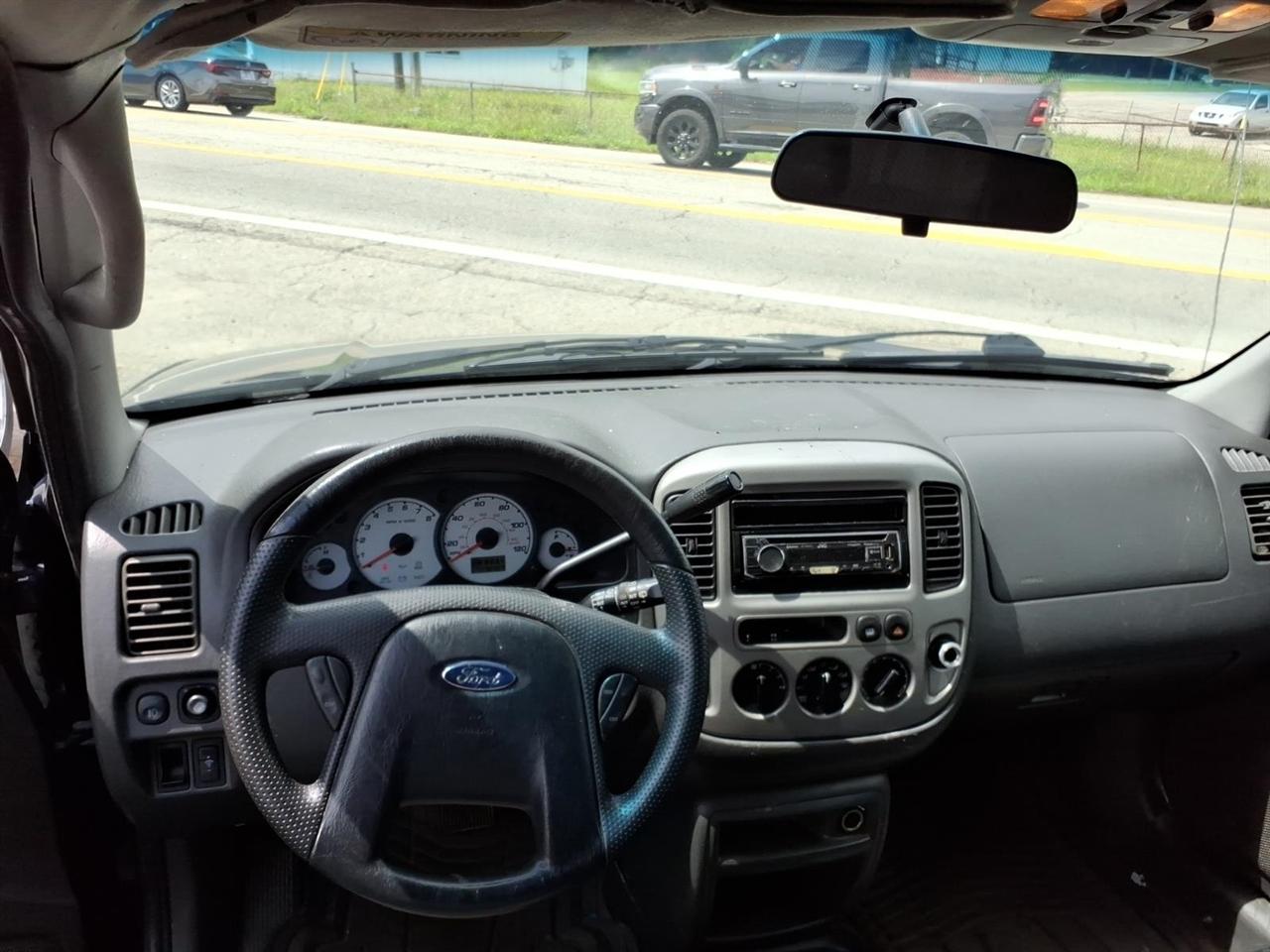 Ford Escape  2004