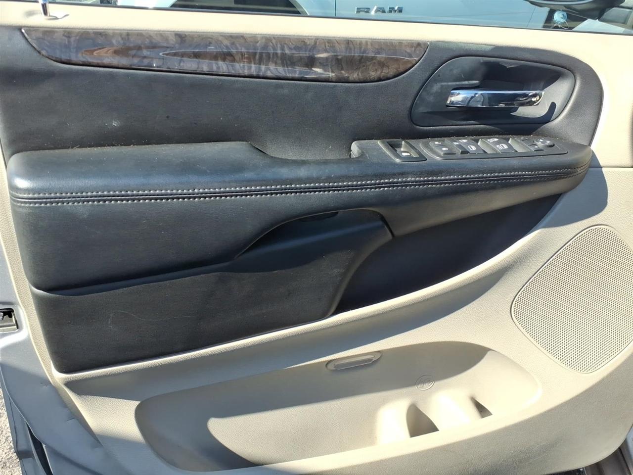 Dodge Grand Caravan  2011