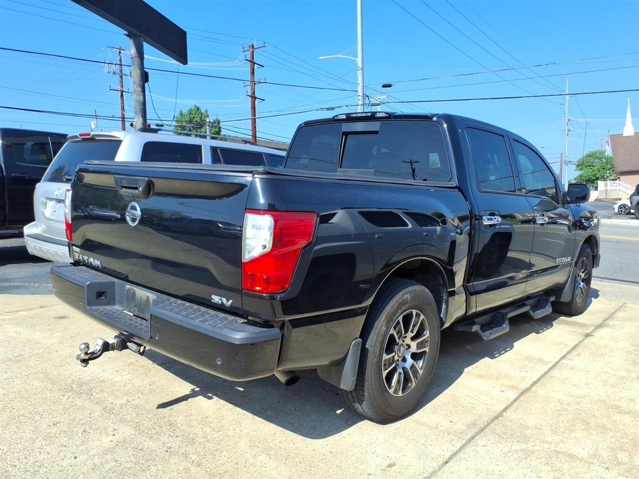 Nissan Titan  2021