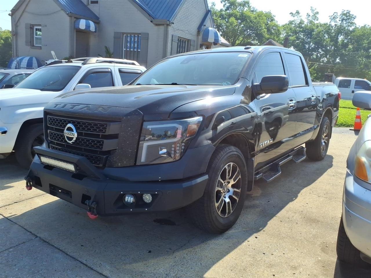 Nissan Titan  2021