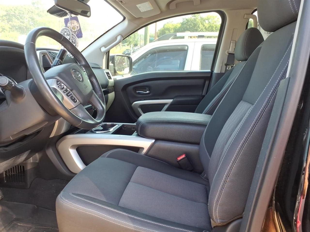 Nissan Titan  2021
