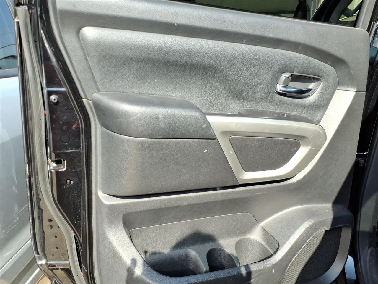 Nissan Titan  2021