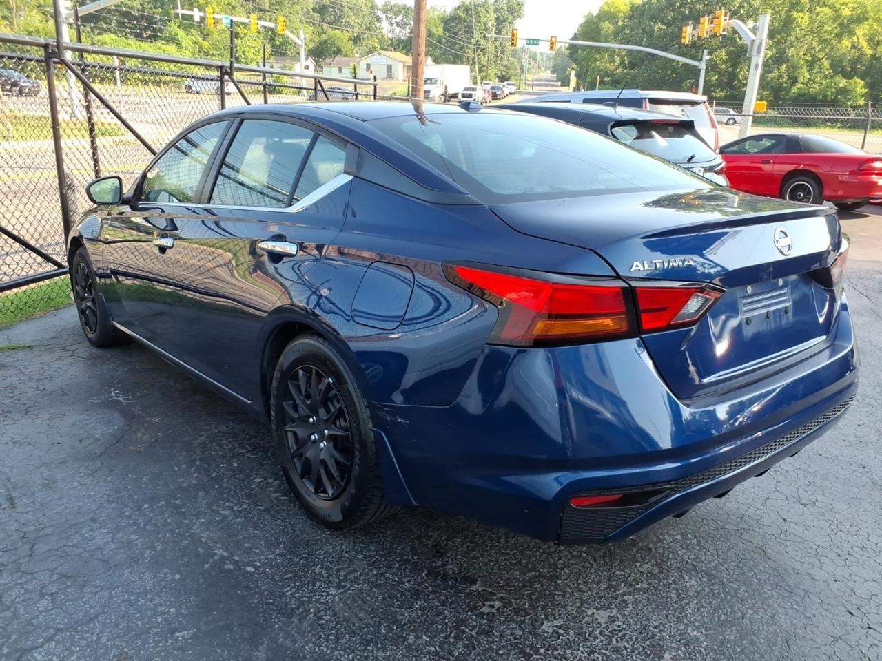 Nissan Altima  2020
