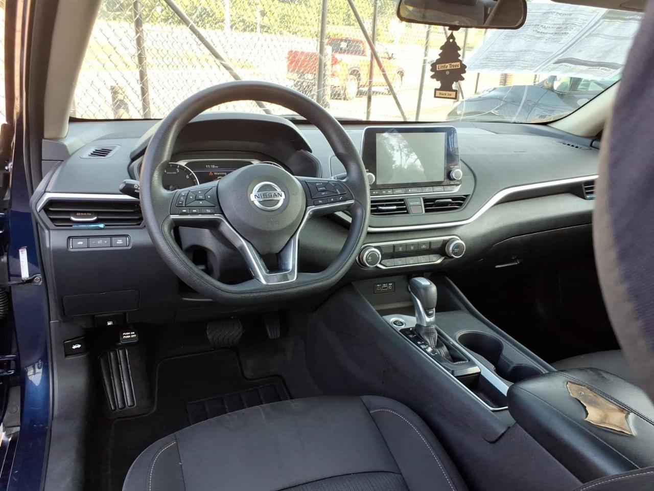 Nissan Altima  2020