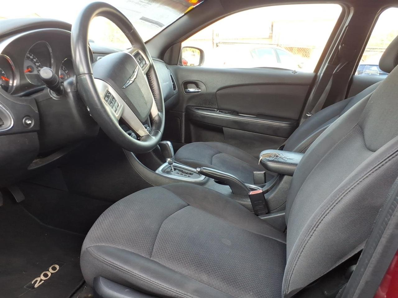 Chrysler 200  2014