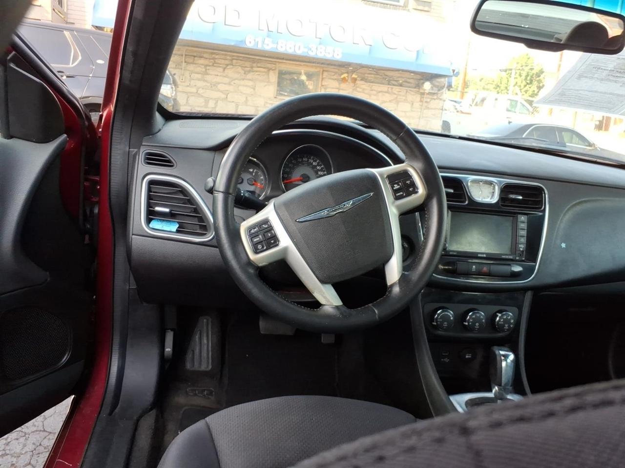 Chrysler 200  2014