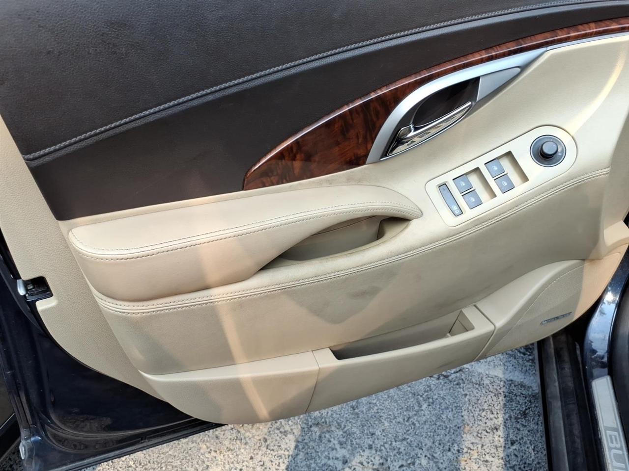 Buick LaCrosse  2010