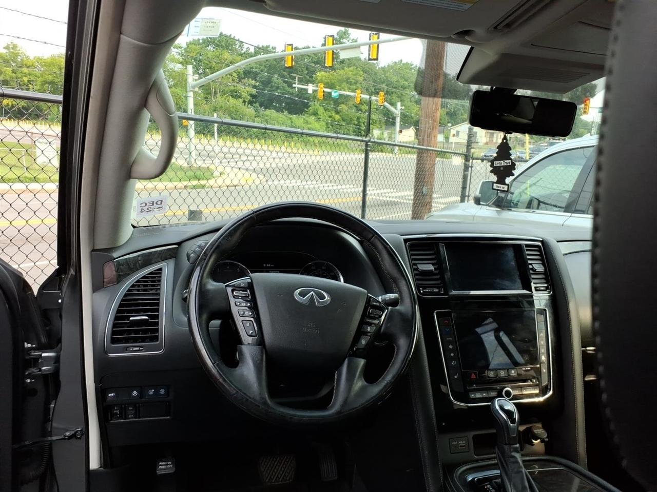 Infiniti QX80  2020