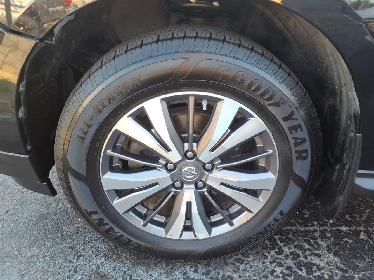 Nissan Pathfinder  2017