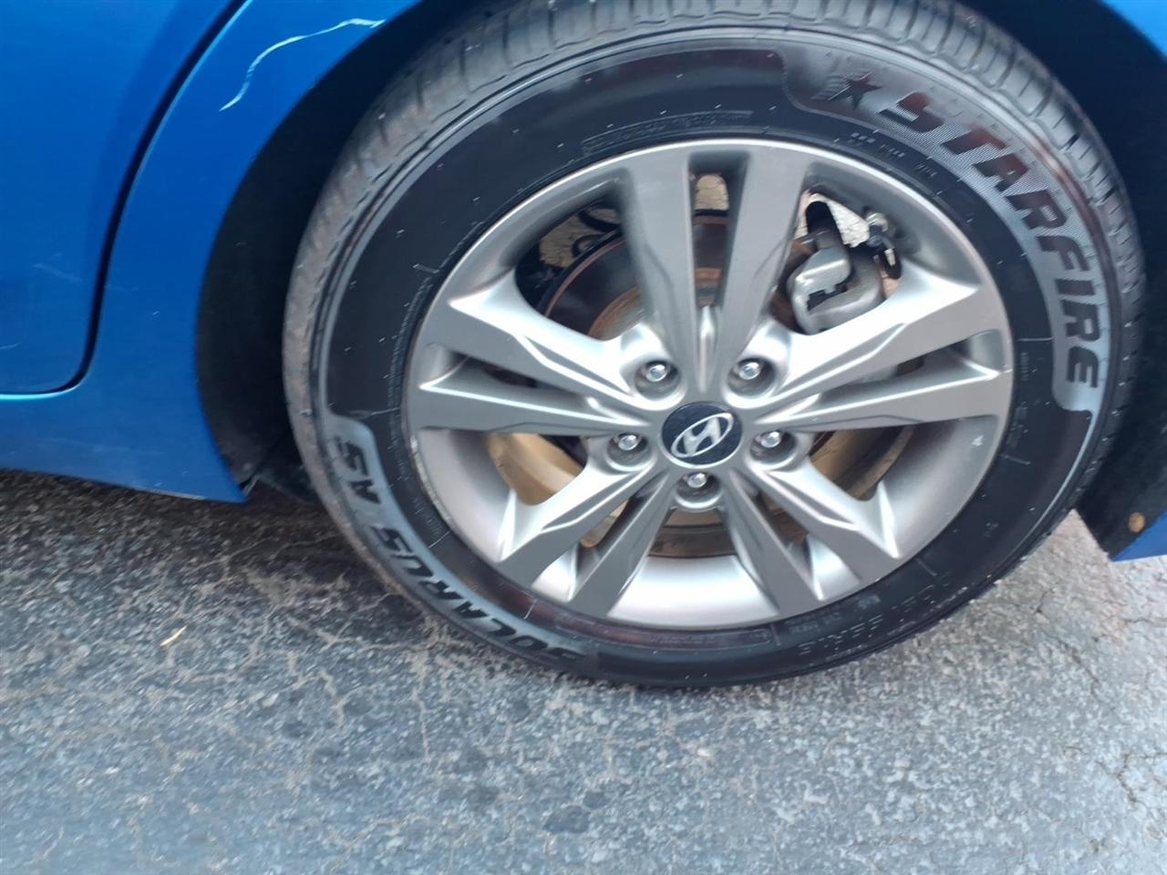 Hyundai Elantra  2018
