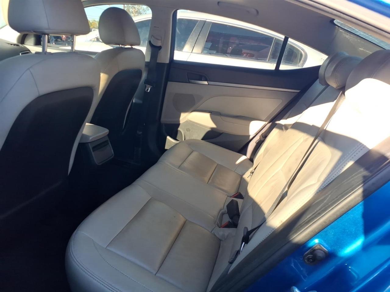 Hyundai Elantra  2018
