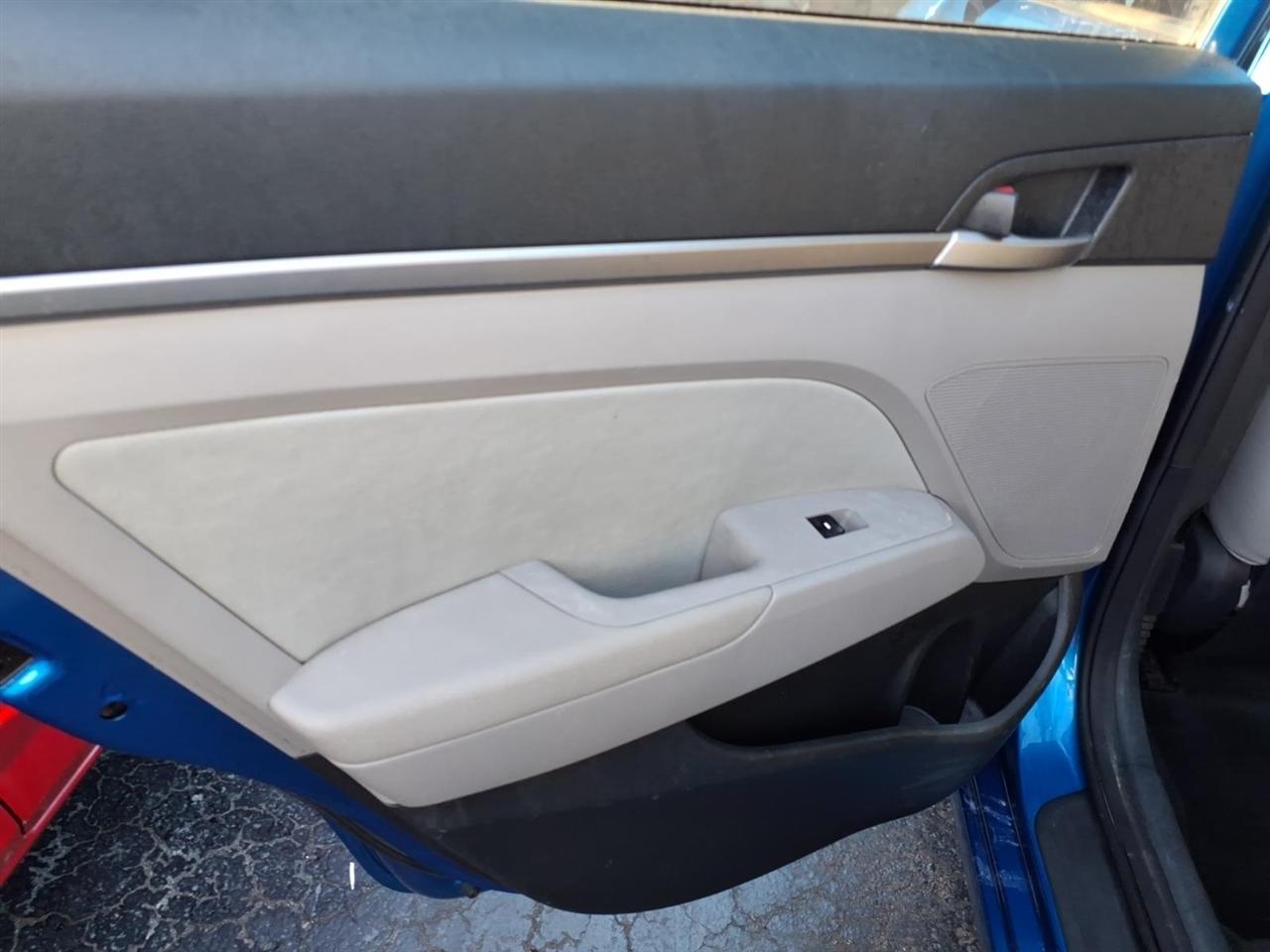 Hyundai Elantra  2018
