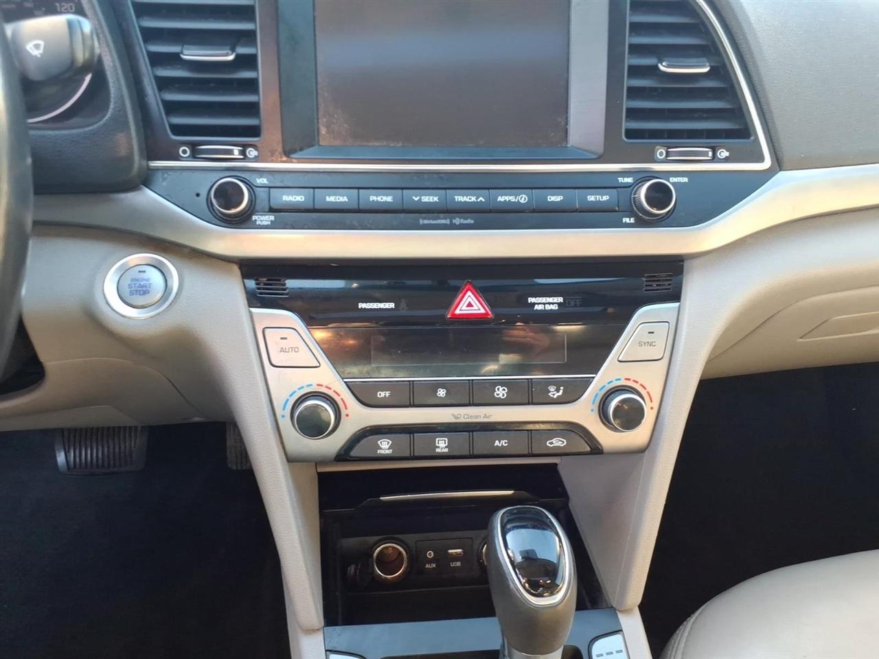 Hyundai Elantra  2018