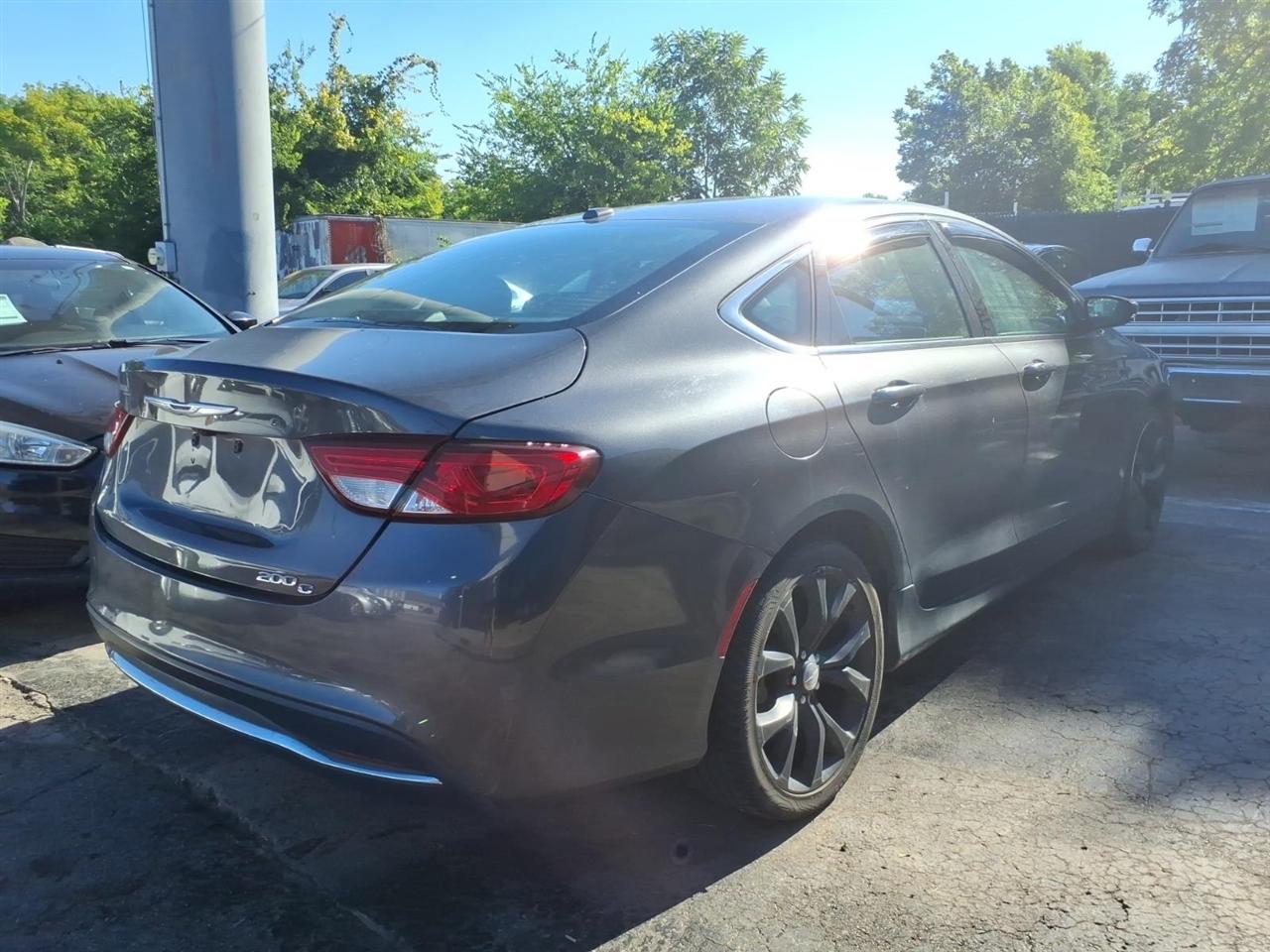 Chrysler 200  2015