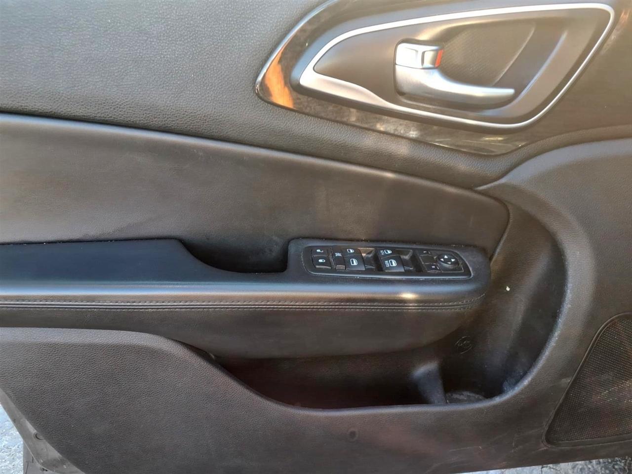 Chrysler 200  2015
