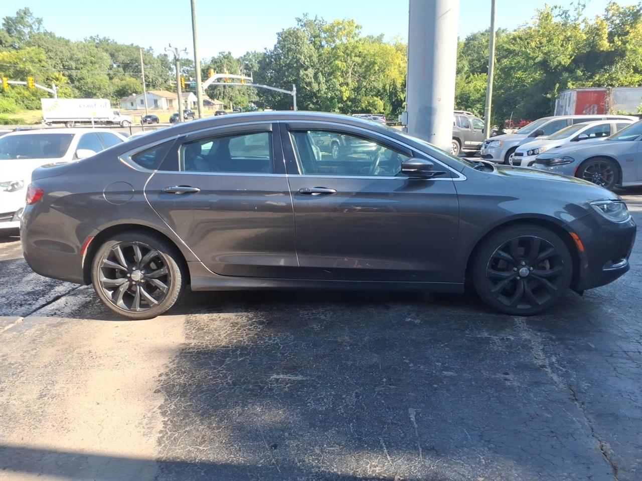 Chrysler 200  2015