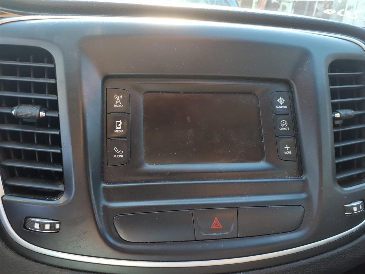 Chrysler 200  2015