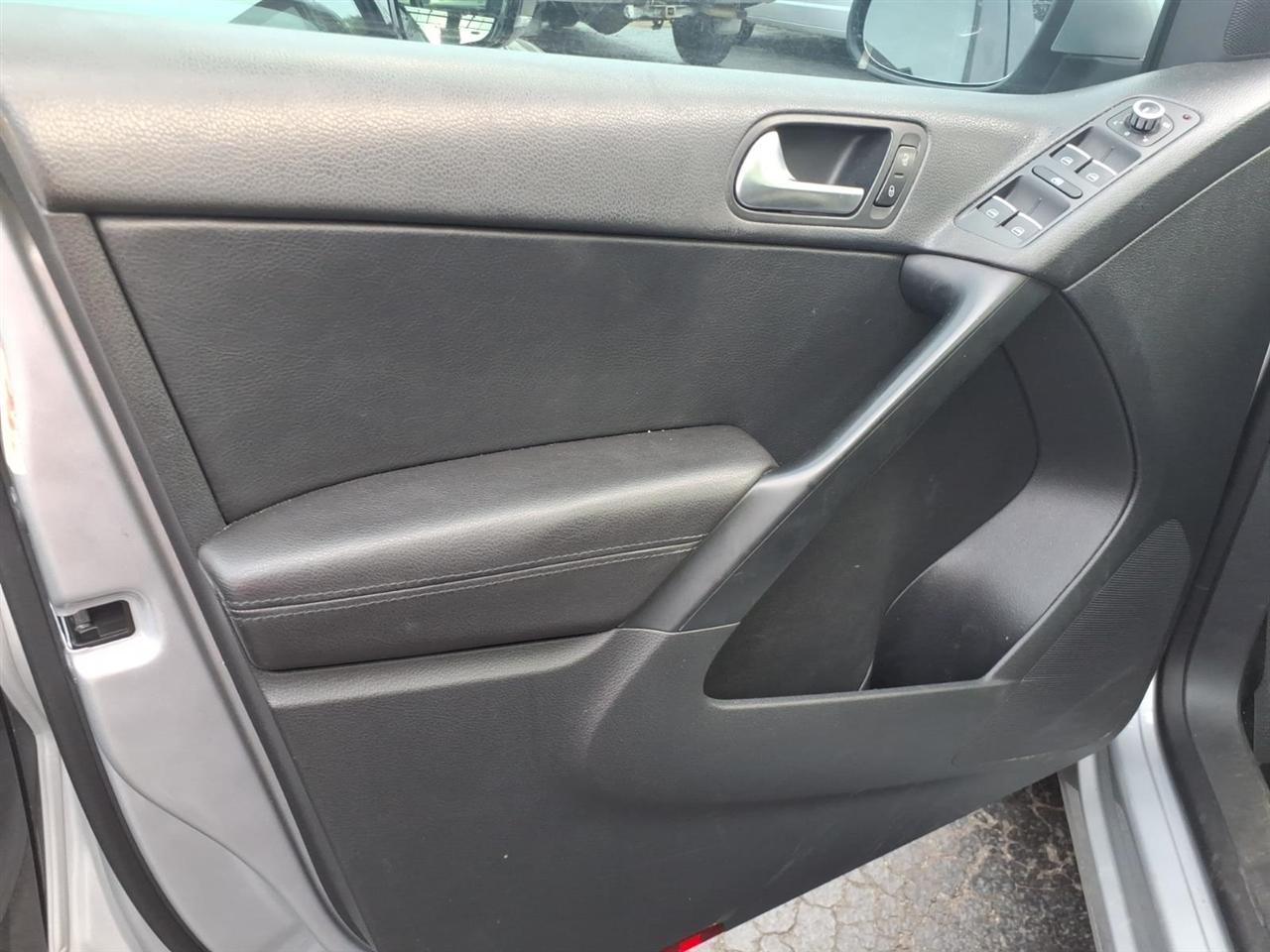 Volkswagen Tiguan  2015