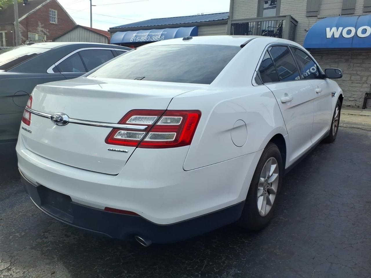 Ford Taurus  2015