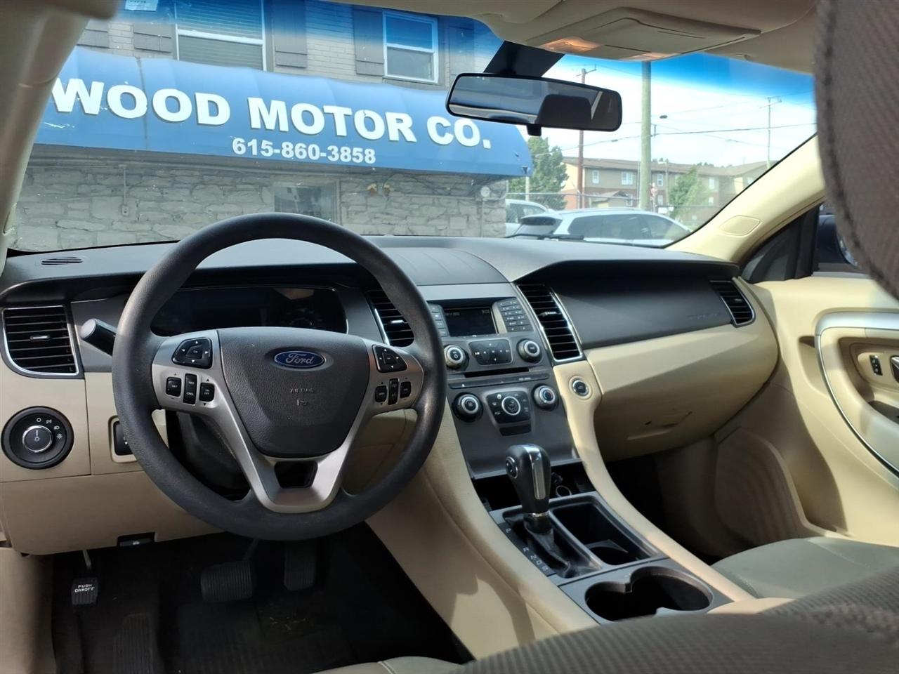 Ford Taurus  2015