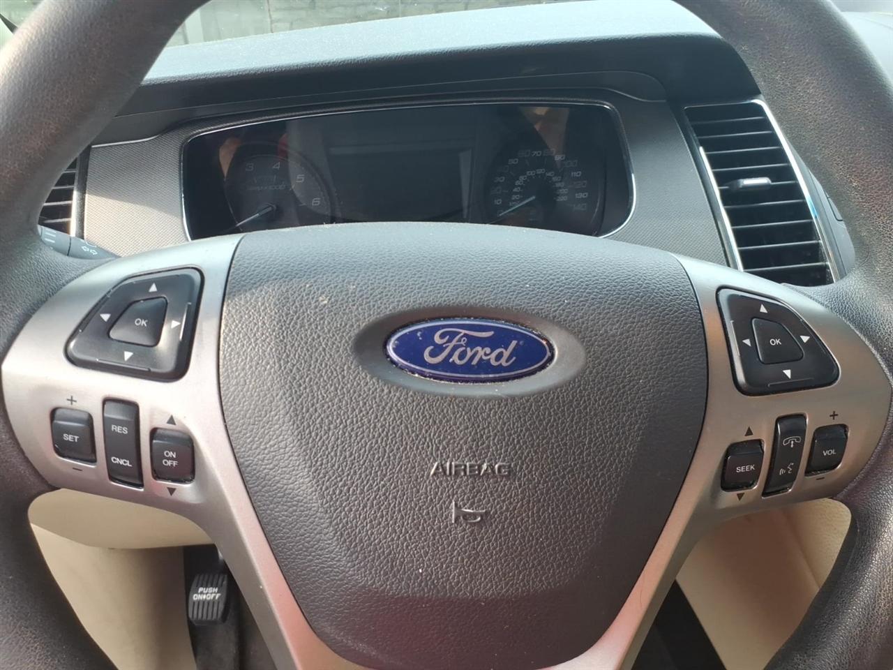 Ford Taurus  2015