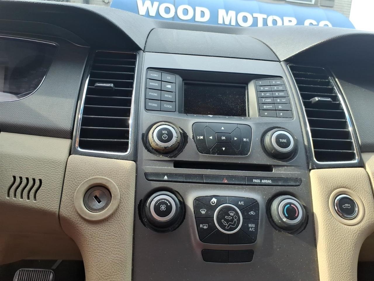 Ford Taurus  2015